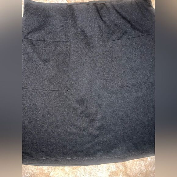 🐘 Friends.. Like…These.. Black Skirt - Picture 2 of 2